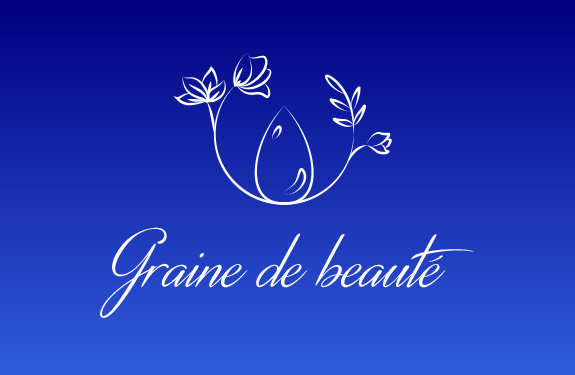 Logo minimaliste blanc représentant une graine florale élégante avec le texte “Graine de beauté” sur fond bleu.